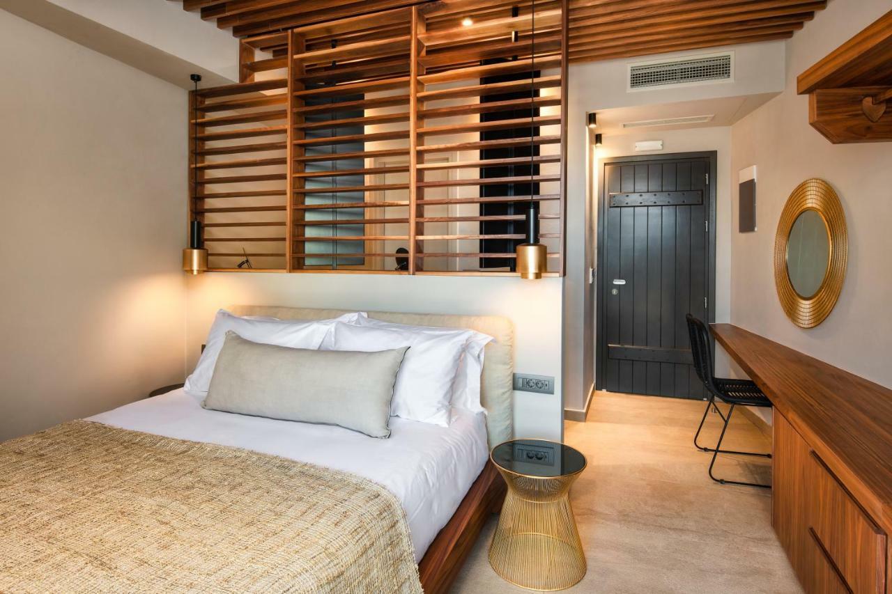 Uma Ray Suites Fira  Eksteriør bilde