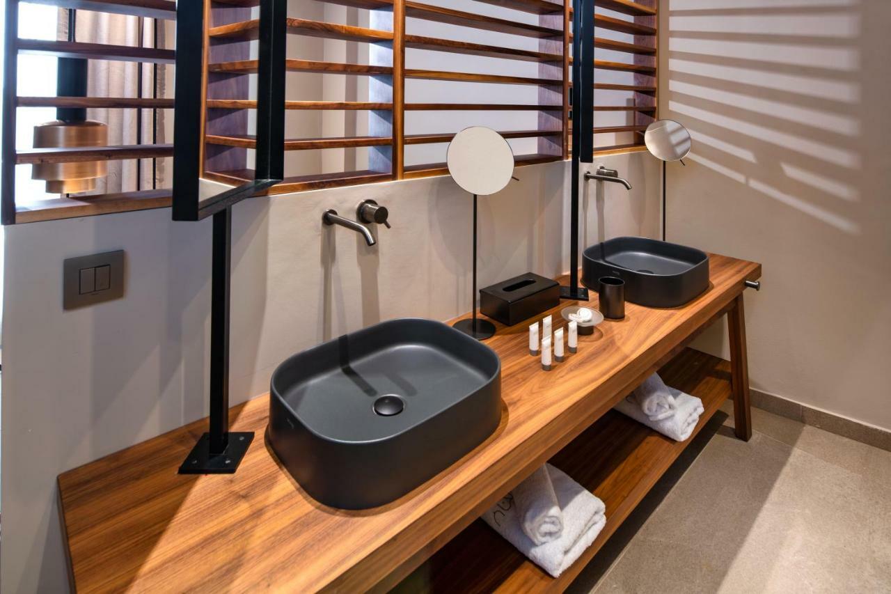 Uma Ray Suites Fira  Rom bilde