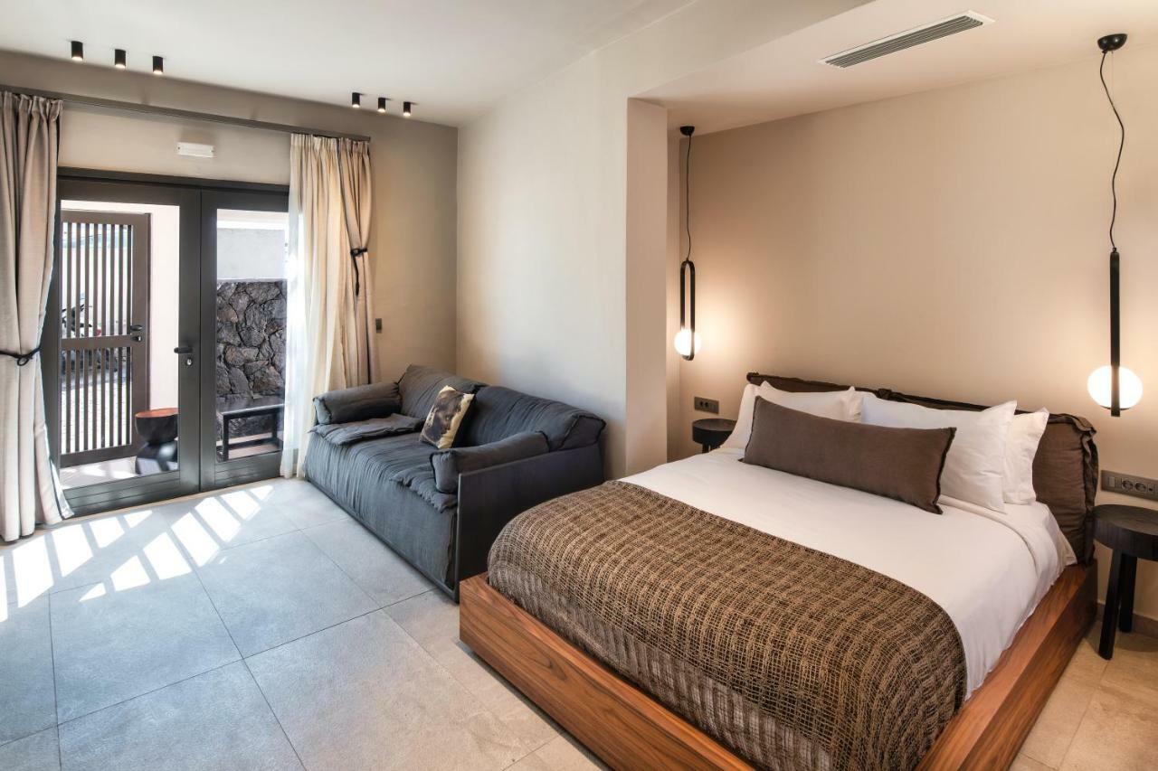 Uma Ray Suites Fira  Eksteriør bilde